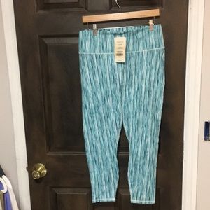 NEW NWT FABLETICS women’s teal striped long leggings.  Size XL 12-14.